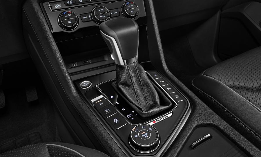 Детали интерьера Volkswagen Tiguan L R-Line 2018 года  (CN) (фото 11 из 14)